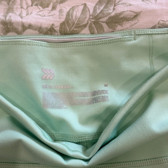 All in Motion Light Green Activewear - Picture 2 of 4